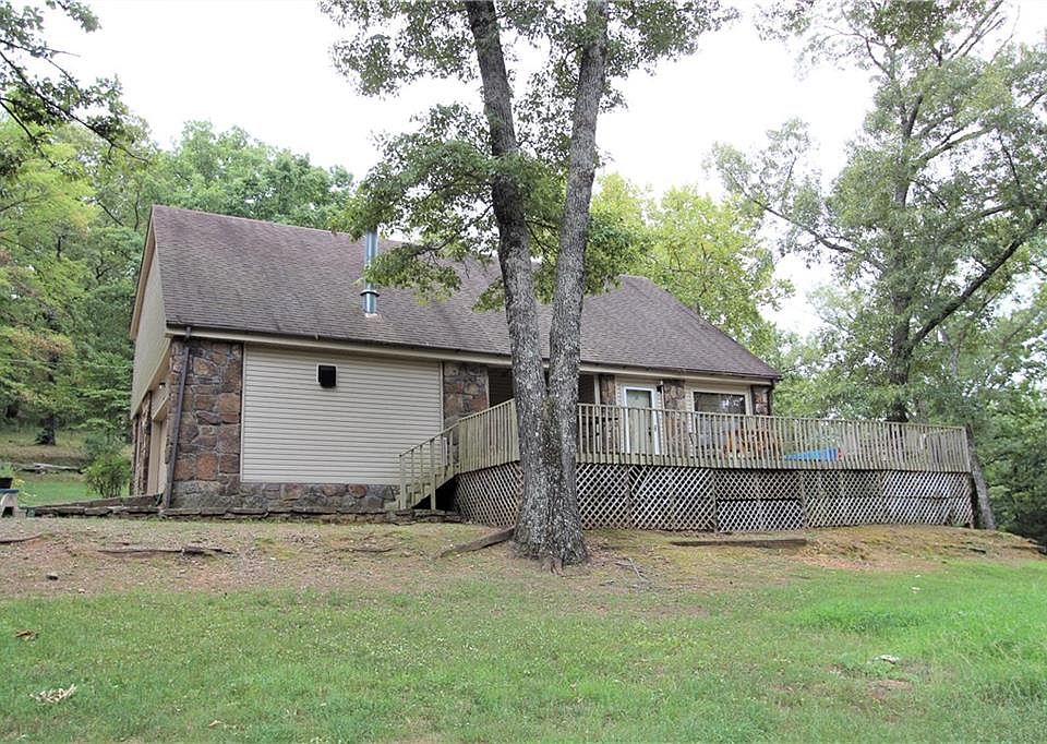 1st image of 824 Pigeon Hollow Ln
