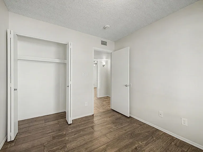 7409 S 46th St — Photo 19