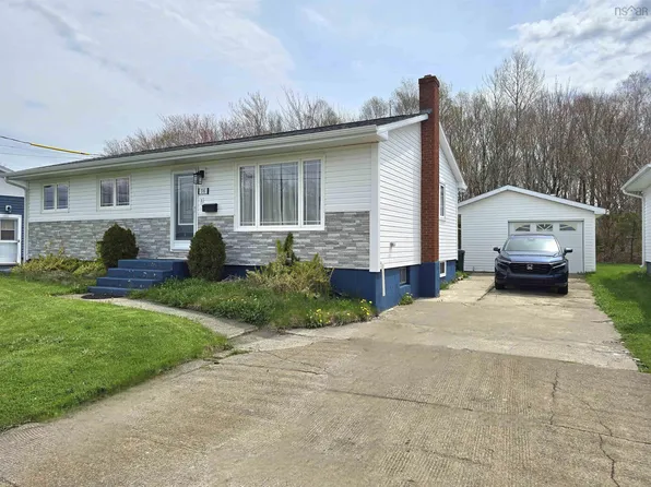 36 Ranna Dr, Sydney, NS B1P 3Y7
