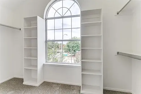 2700 Thorncreek Ln — Photo 31