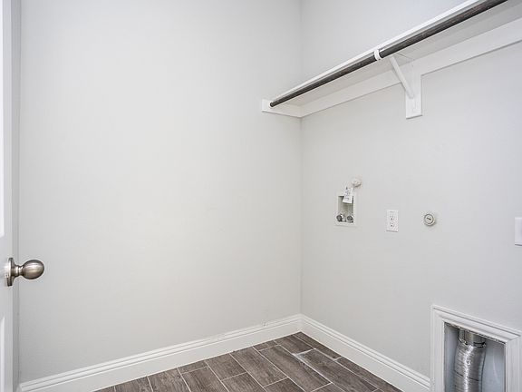 3rd image of 118 Sycamore St