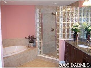 4th image of 2515 S Atlantic Ave Unit 907