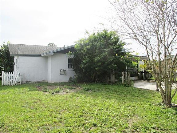 4th image of 19250 Edgewater Dr