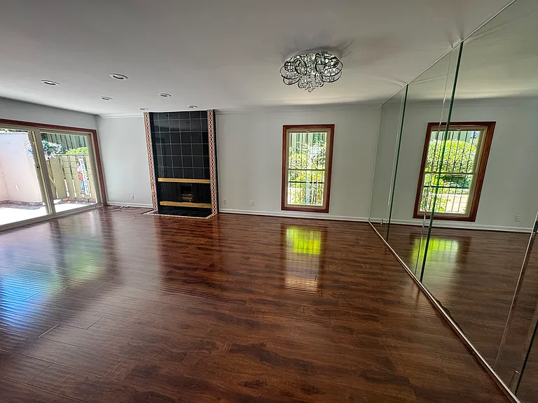 4153 W Sarah St — Photo 6