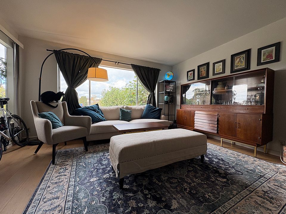 1st image of 65 Edward St APT 1