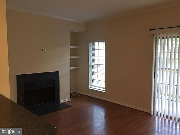 5th image of 3921 Penderview Dr APT 1827