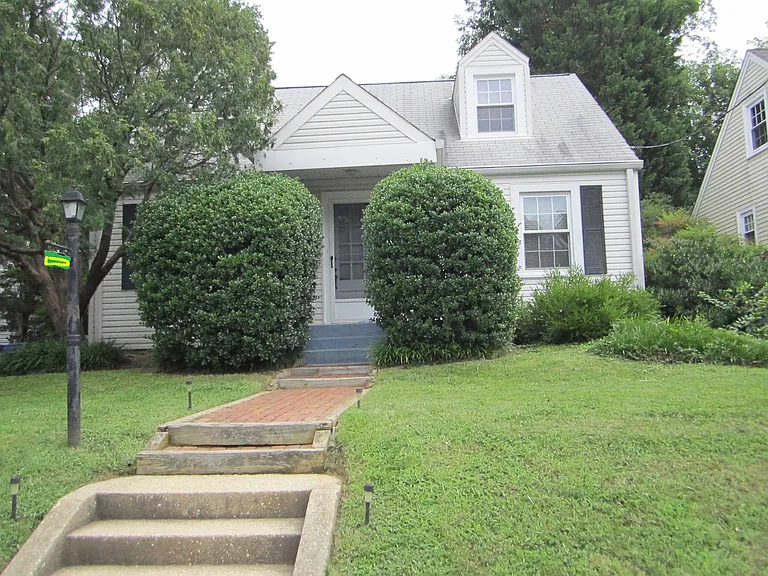 827 N Woodrow St — Photo 6