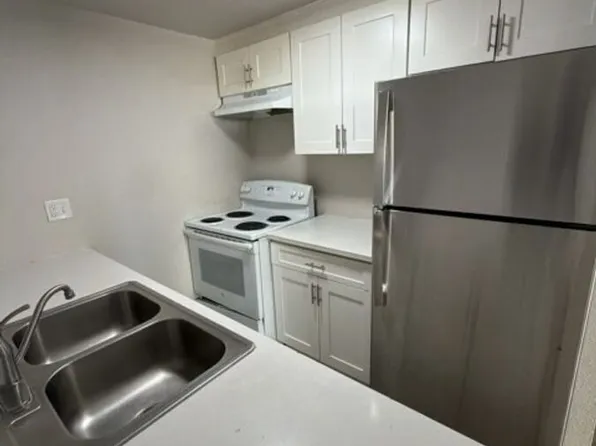 1463 Macon St APT 205, Aurora, CO 80010