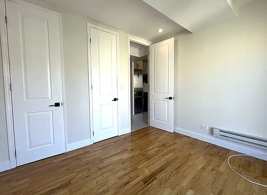 Rented by Akam Sales and Brokerage | media 15