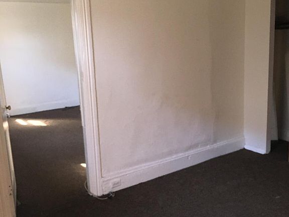 4th image of 408 N 32nd St #1R