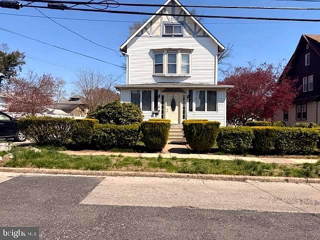 1st image of 135 Hirst Ave