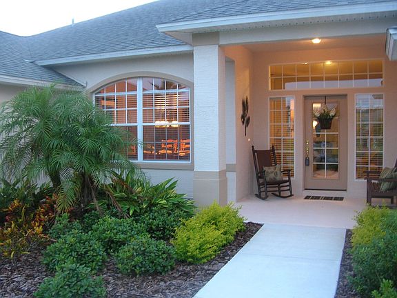 Inviting Front Entry