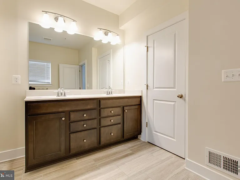 2546 Buckthorn Dr — Photo 30
