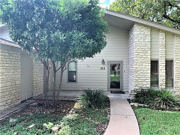 3rd image of 311 San Saba St