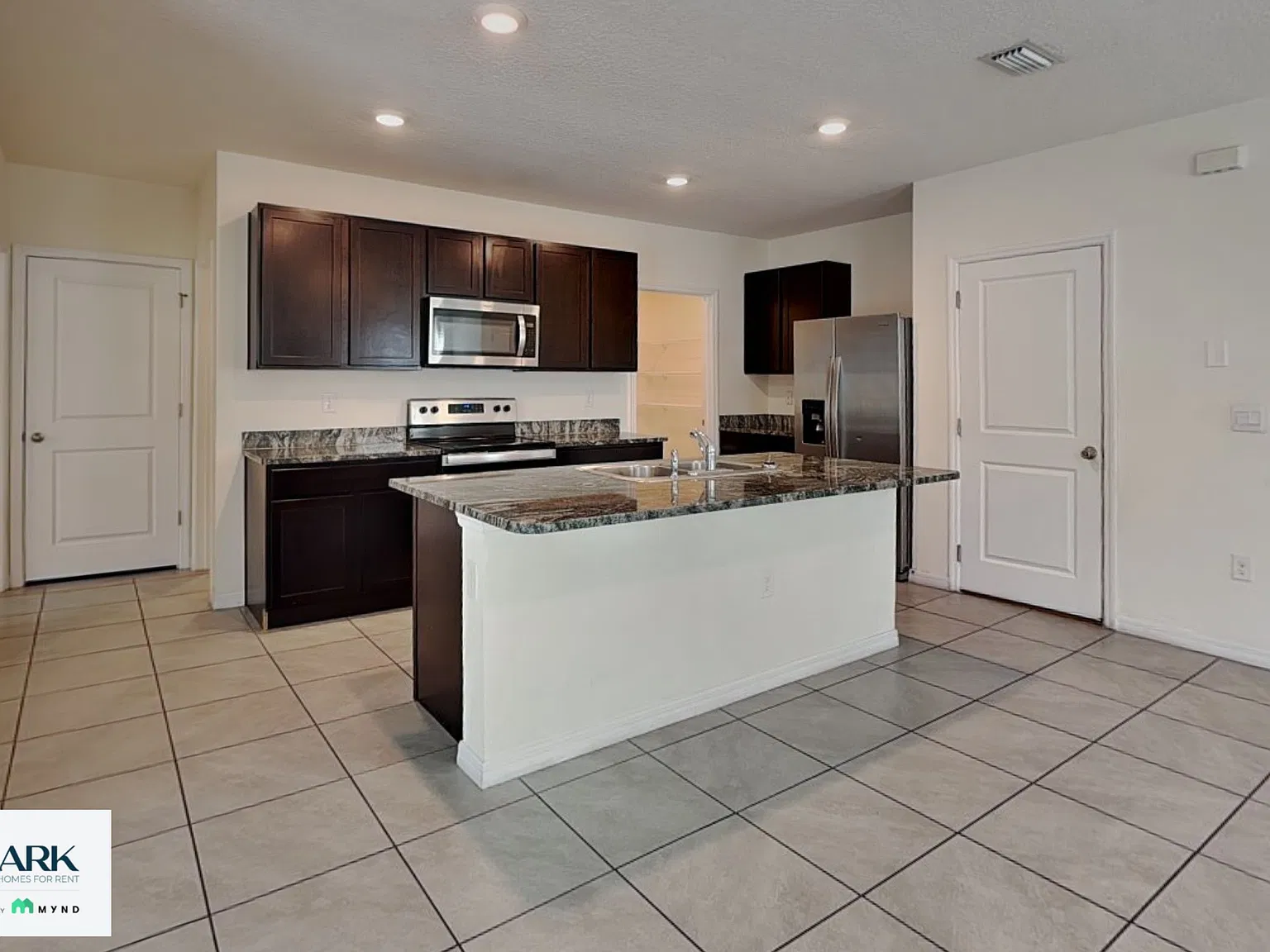 5 bed, 3.0 bath, 2447 sqft, $2,775 — Photo 4