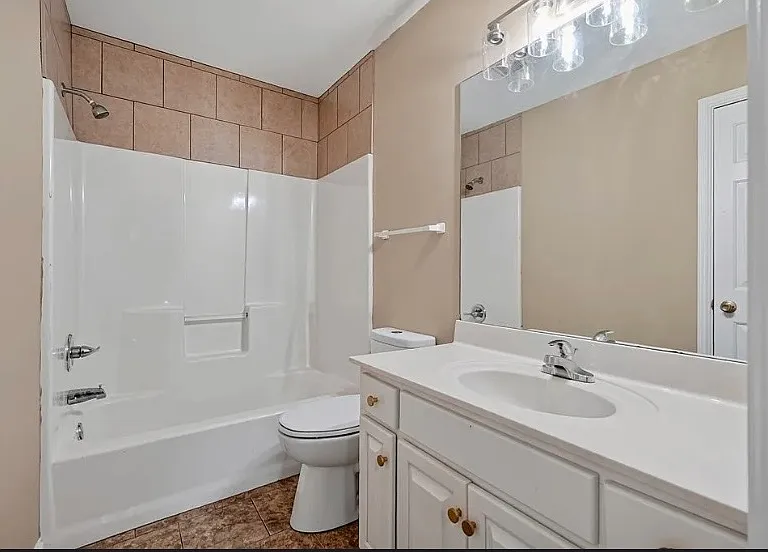 42 Eastgate Cir #A — Photo 3