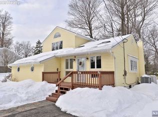 48 Belford Dr, Hewitt, NJ 07421