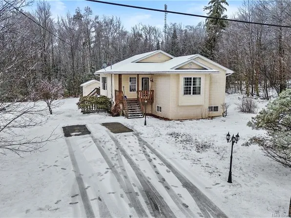 629 Scotch Lake Rd, Queensbury, NB E6L 1L4