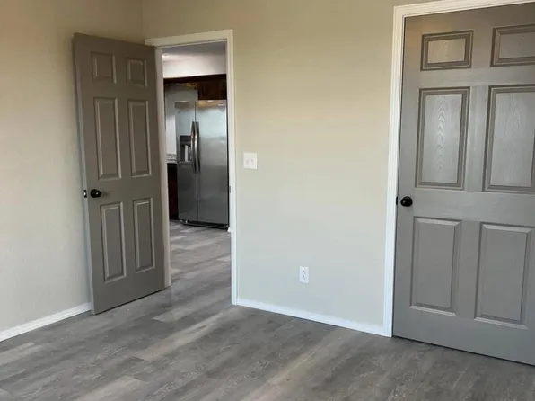 211 Wingfield Dr, Webb City, MO