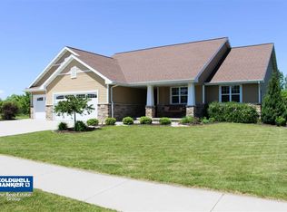 3550 Sandgate Castle Dr, Green Bay, WI 54313