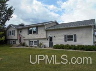 6803 E Pederson Circle M.3 Dr, Escanaba, MI 49829