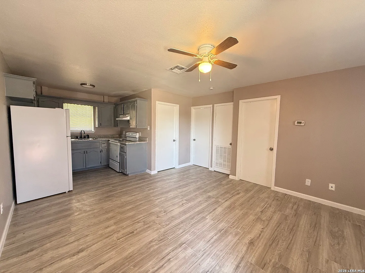 2 bed, 560 sqft, $1,000 — Photo 4