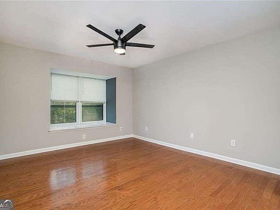 5th image of 122 Maison Pl NW #1
