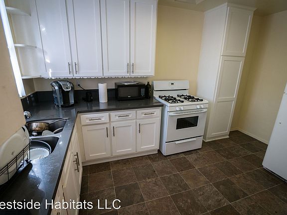5th image of 611 Levering Ave #3