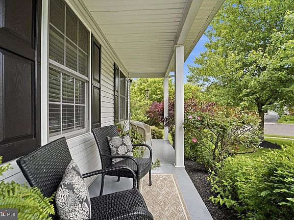 5th image of 12 Byron Way