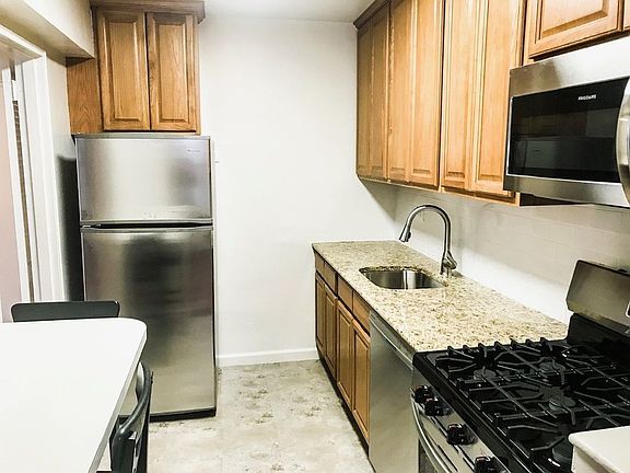 3rd image of 8510 120th St APT 205