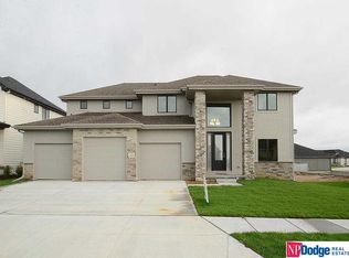 18214 Locust St, Elkhorn, NE 68022