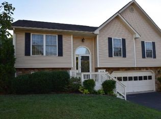 3110 Cedarmeade Dr, Roanoke, VA 24014