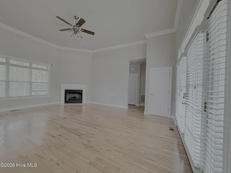 258 Juniper Creek Blvd — Photo 7