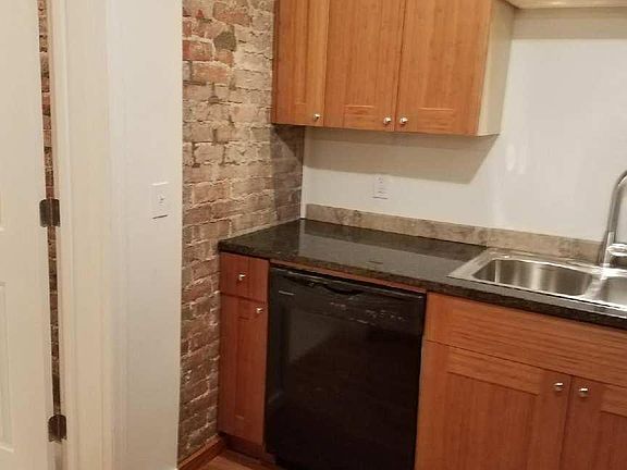 KITCHEN/BAMBOO CABINETS