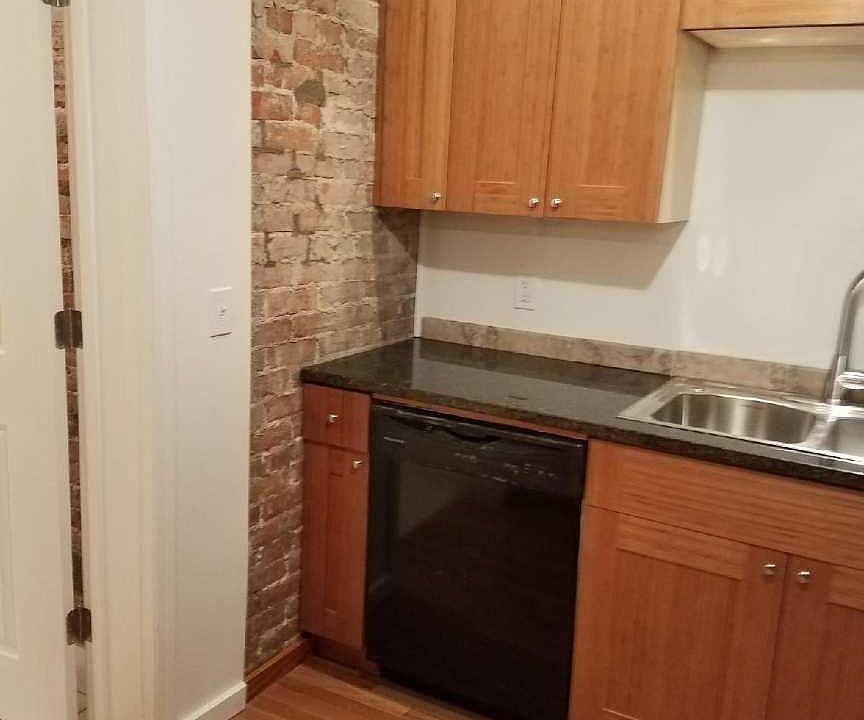KITCHEN/BAMBOO CABINETS