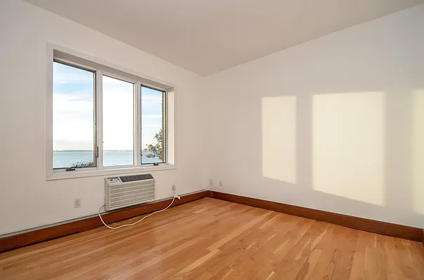 Sold by Avenue Sotheby's International Realty | media 6