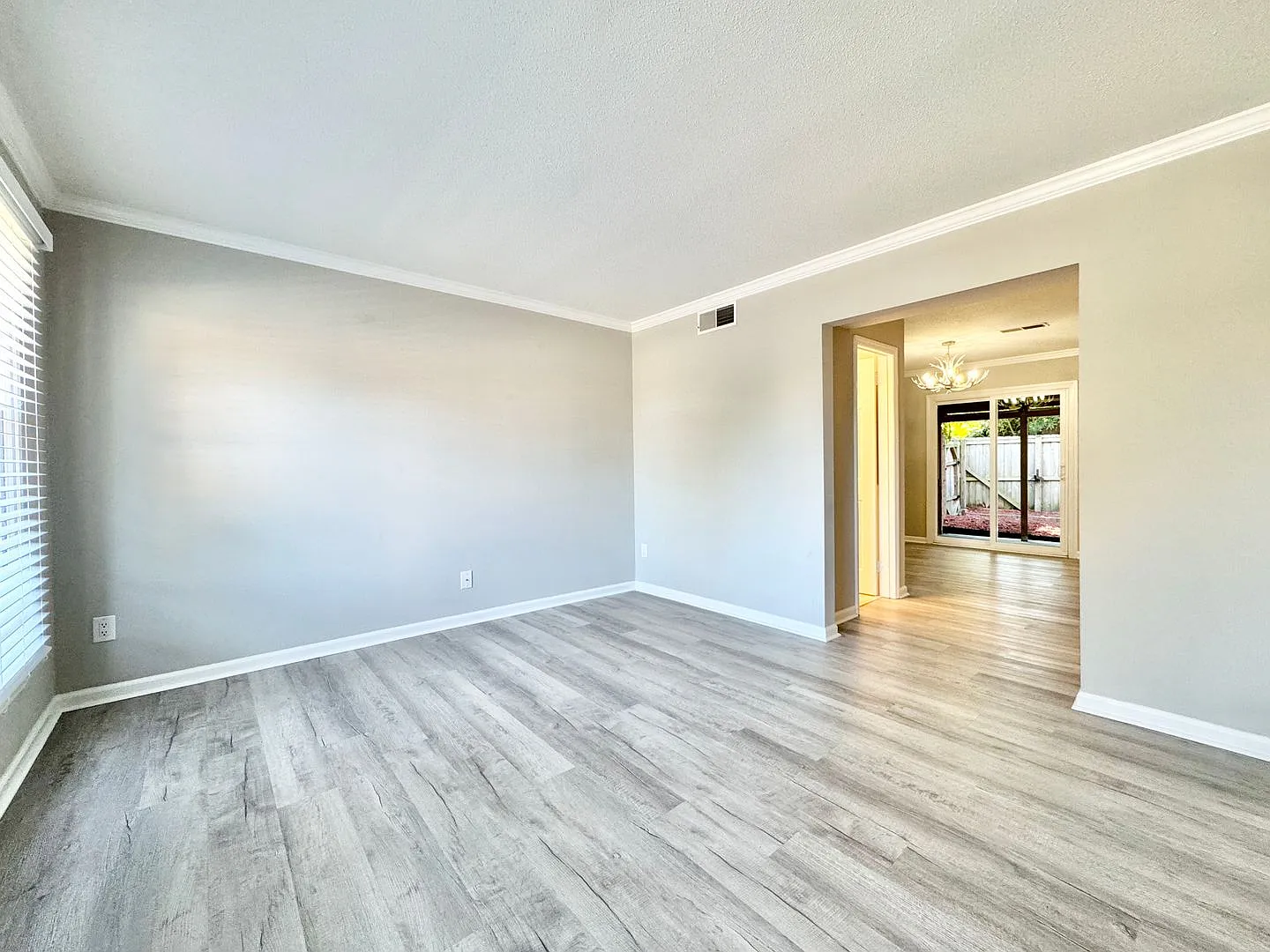 Updated 2 Bedroom End Unit Townhome in High Point! — Photo 4