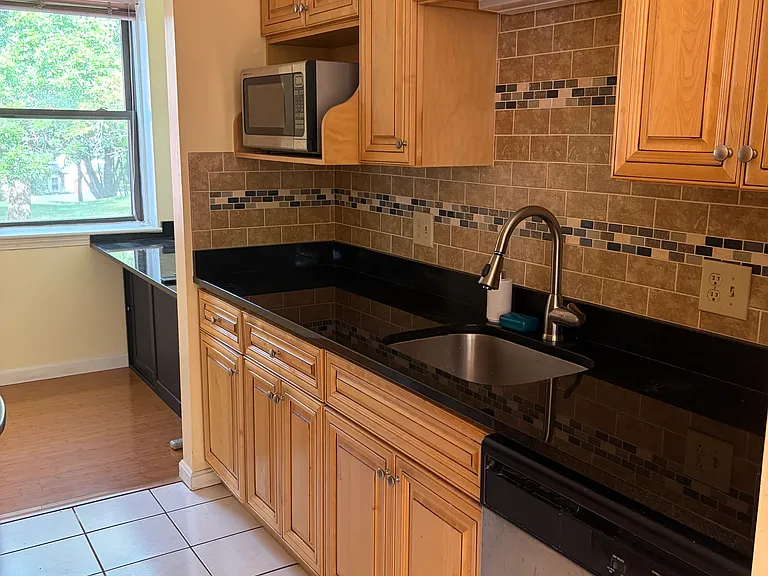 314 Bedford St #106 — Photo 9