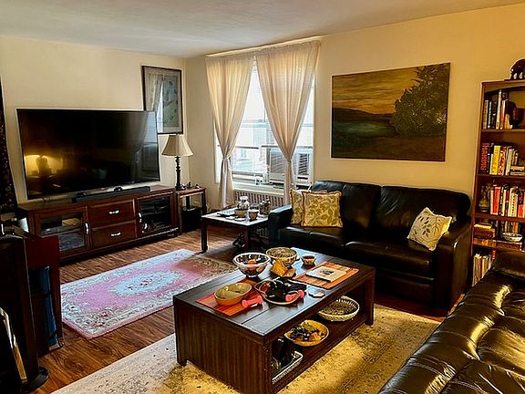4th image of 3105 Avenue S #F