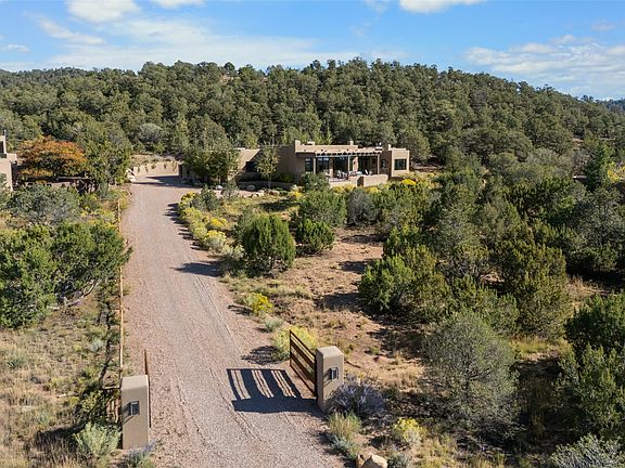 2nd image of 1324 Camino De Cruz Blanca