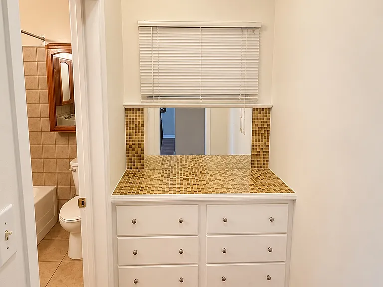 1414 N Hobart Blvd #8 — Photo 6