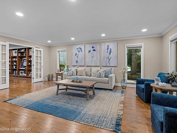 4th image of 1853 N Braymore Dr