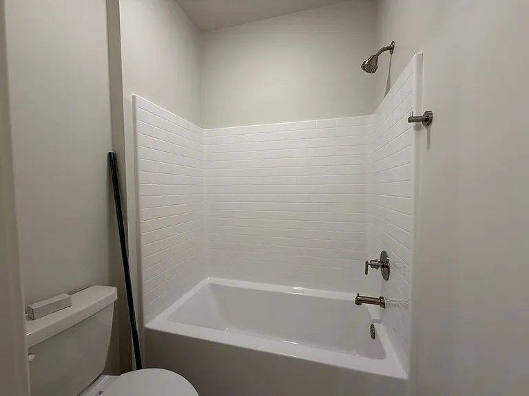 589 E Hemsworth Ln — Photo 29