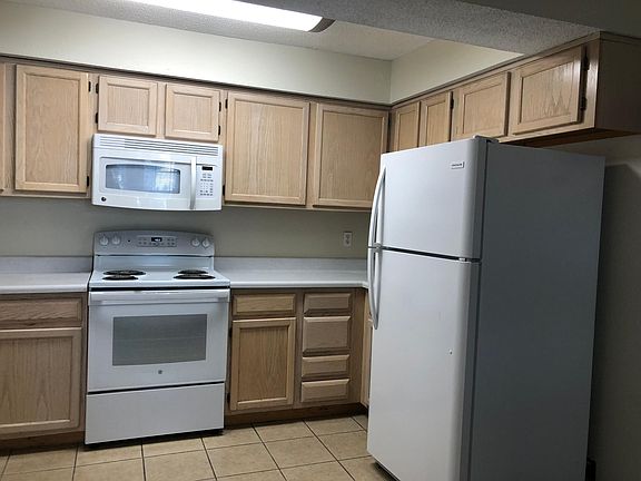 3rd image of 4616 NE Whispering Winds Dr Unit 40