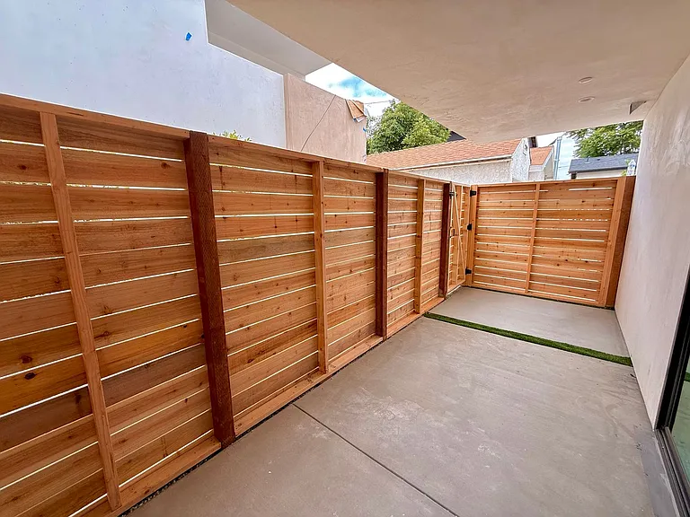 2705 Benedict St — Photo 25