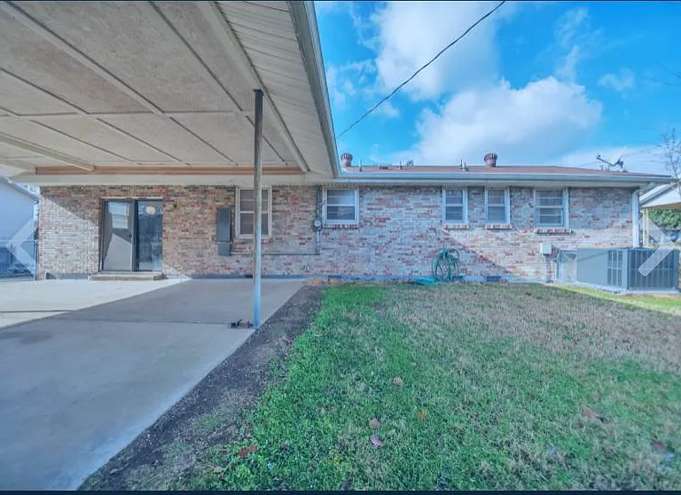 410 Annex Ave — Photo 2