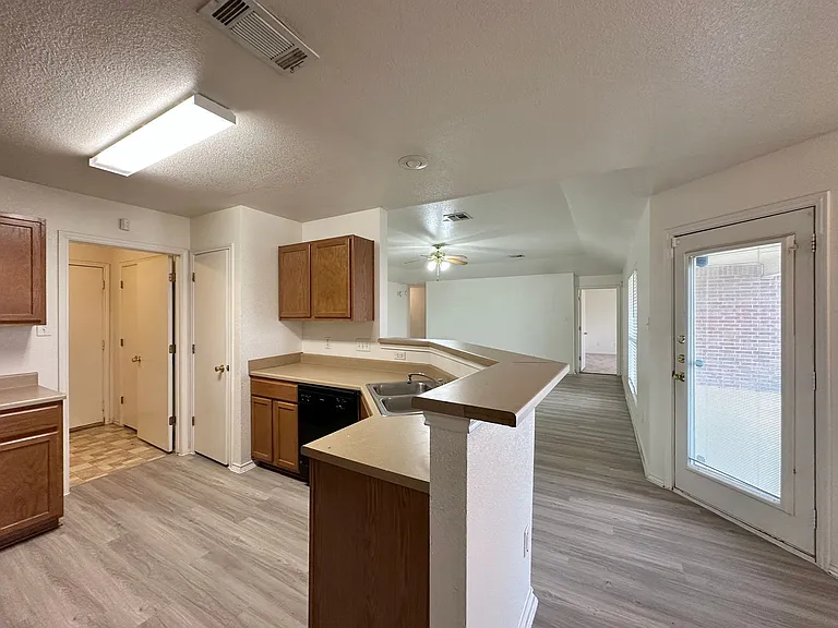 5309 Holster Dr — Photo 9