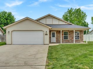 2520 Buttonwood Dr, Manhattan, KS 66502