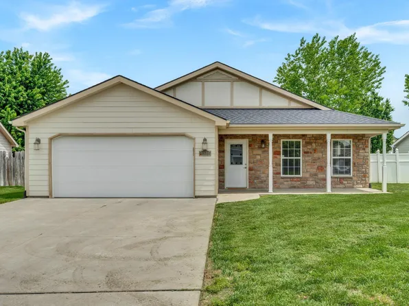 2520 Buttonwood Dr, Manhattan, KS 66502
