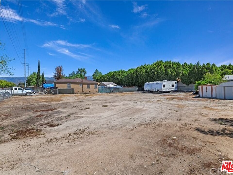 2nd image of 1200 Crafton Ave